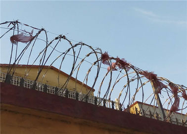 Recinto di filo metallico della lama della bobina delle barriere della prigione militare del filo spinato del rasoio del cavo di Dannert grande