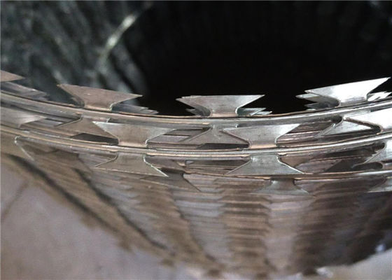 Cavo di Barbed Galvanized Razor del recinto della bobina BTO-10 con le lame
